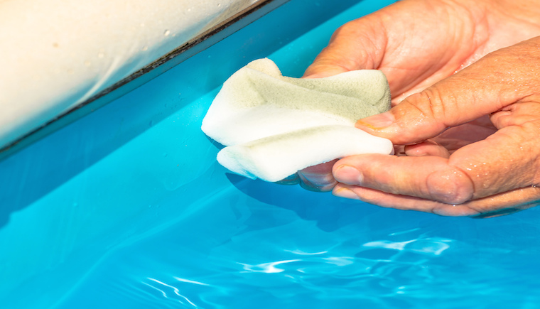 How to Clean Ring around Vinyl Pool Liner 